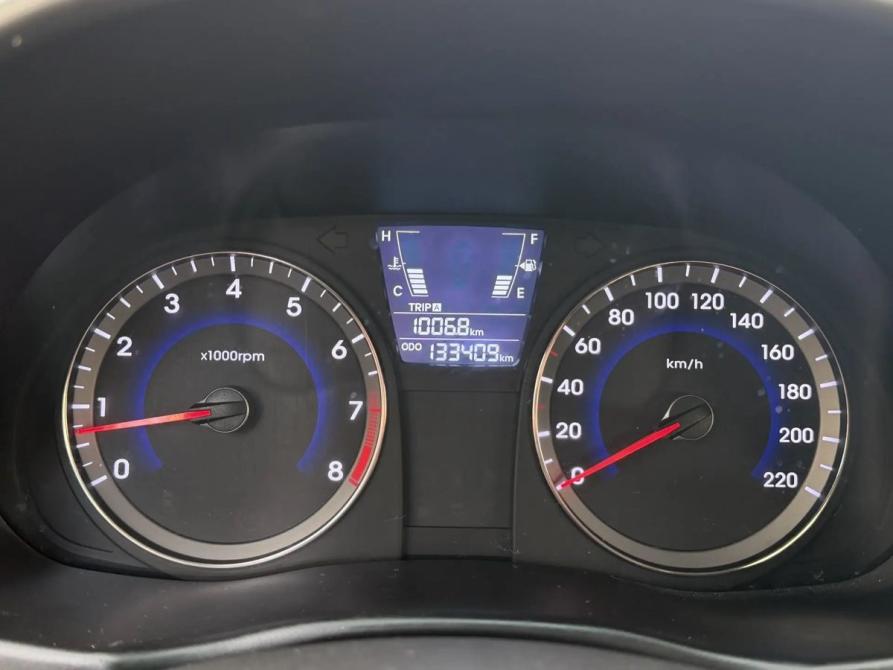 Hyundai Solaris I Москва  - изображение 12