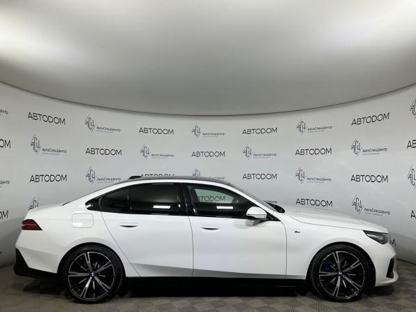 BMW 5 серии VIII (G60/G61/G68) с пробегом 2024 года, цена 7 859 900 рублей, 21401 км, седан, Автокод Объявления