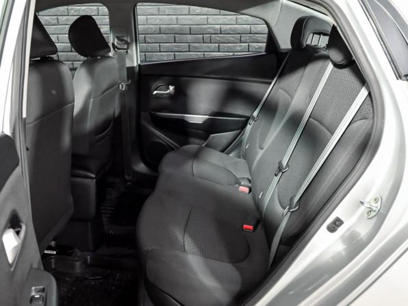 Kia Rio III Рестайлинг с пробегом 2015 года, цена 1 250 000 рублей, 99484 км, седан, Автокод Объявления