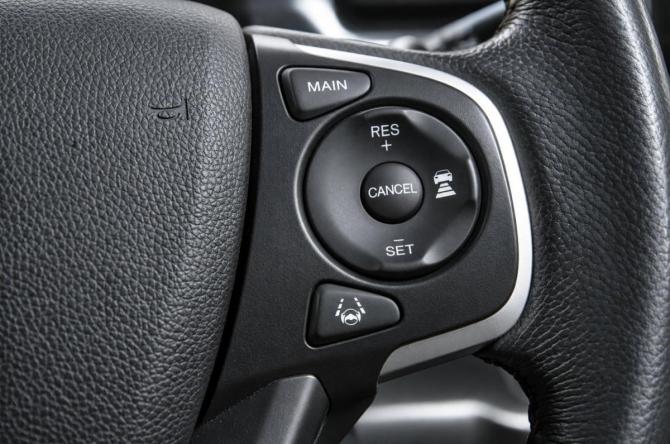 Honda Stepwgn V Рестайлинг с пробегом 2018 года, цена 2 349 000 рублей, 1290000 км, минивэн, Автокод Объявления