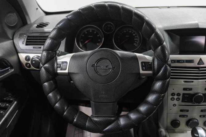 Opel Astra H Рестайлинг с пробегом 2008 года, цена 449 000 рублей, 384000 км, седан, Автокод Объявления