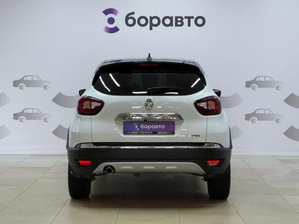 Renault Kaptur I Рестайлинг с пробегом 2021 года, цена 1 949 000 рублей, 44921 км, внедорожник, Автокод Объявления