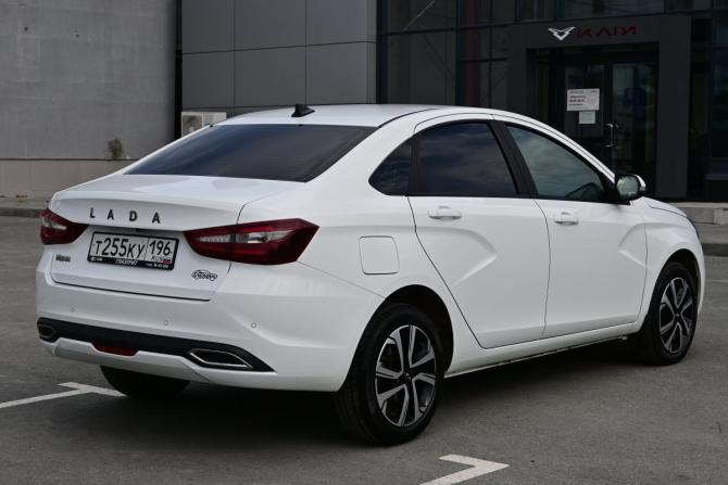 Lada (ВАЗ) Vesta I Рестайлинг (NG) с пробегом 2023 года, цена 1 225 000 рублей, 38000 км, седан, Автокод Объявления