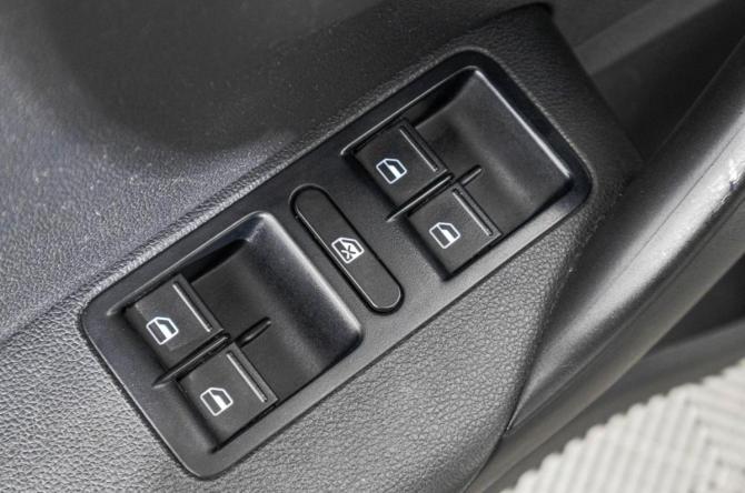 Volkswagen Polo V Рестайлинг с пробегом 2016 года, цена 929 000 рублей, 226000 км, седан, Автокод Объявления