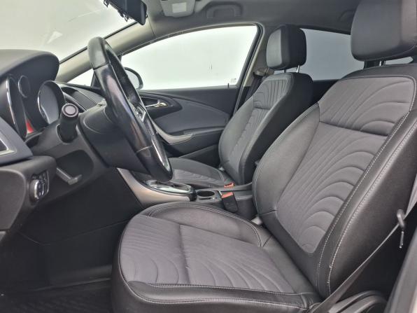 Opel Astra J Рестайлинг с пробегом 2014 года, цена 750 000 рублей, 193066 км, седан, Автокод Объявления