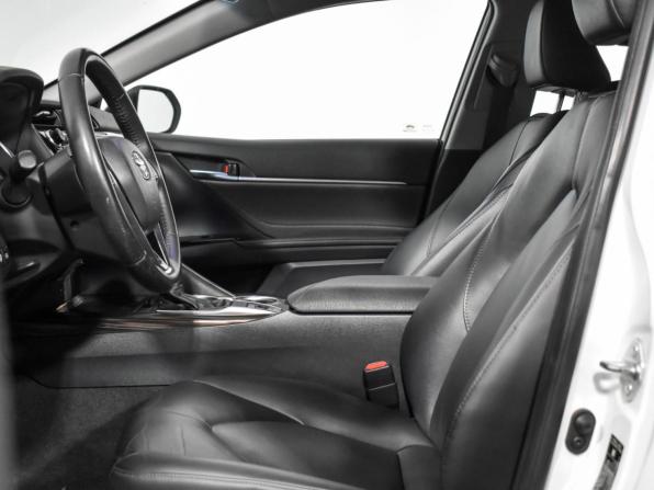 Toyota Camry VIII (XV70) с пробегом 2019 года, цена 2 437 000 рублей, 161759 км, седан, Автокод Объявления