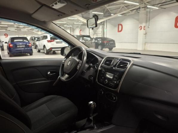 Renault Sandero II с пробегом 2016 года, цена 950 000 рублей, 111103 км, хэтчбек, Автокод Объявления