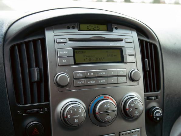 Hyundai H-1 II с пробегом 2012 года, цена 1 785 000 рублей, 188499 км, минивэн, Автокод Объявления