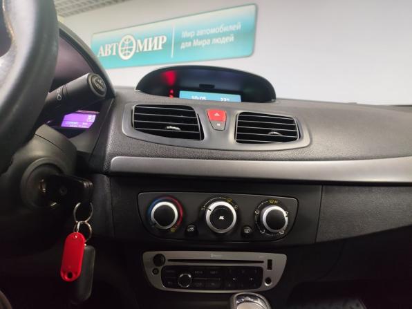 Renault Fluence I Рестайлинг с пробегом 2014 года, цена 699 000 рублей, 239043 км, седан, Автокод Объявления