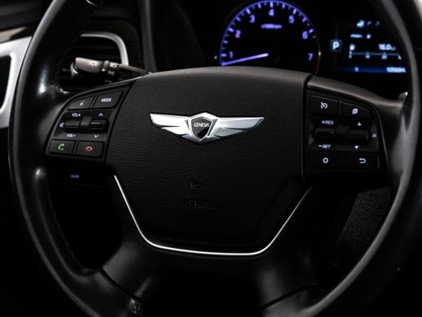 Hyundai Genesis II с пробегом 2016 года, цена 1 999 000 рублей, 105682 км, седан, Автокод Объявления