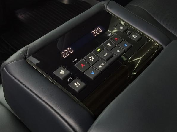Lexus LX III Рестайлинг 2 с пробегом 2020 года, цена 9 020 000 рублей, 111230 км, внедорожник, Автокод Объявления