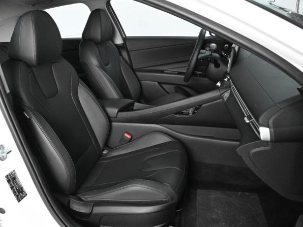 Hyundai Elantra VII (CN7) Рестайлинг с пробегом 2023 года, цена 2 829 000 рублей, 528 км, седан, Автокод Объявления