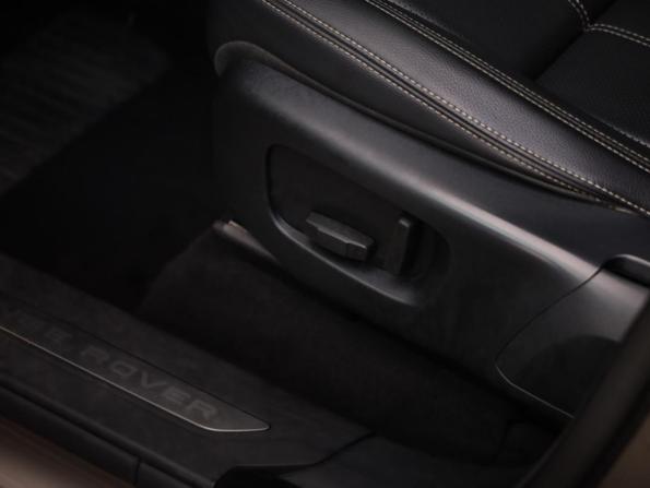 Land Rover Range Rover Velar I с пробегом 2018 года, цена 3 299 000 рублей, 111328 км, внедорожник, Автокод Объявления