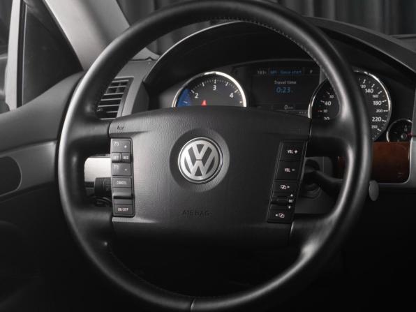Volkswagen Touareg I Рестайлинг с пробегом 2009 года, цена 1 249 000 рублей, 229389 км, внедорожник, Автокод Объявления