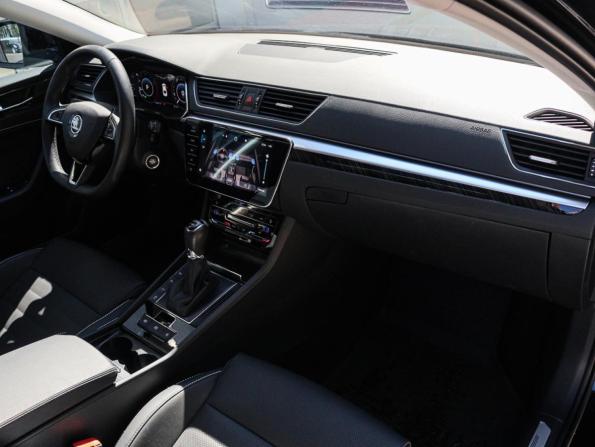 Skoda Superb III Рестайлинг с пробегом 2024 года, цена 3 750 000 рублей, 8983 км, лифтбек, Автокод Объявления