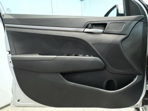 Hyundai Elantra VI (AD) с пробегом 2017 года, цена 1 360 000 рублей, 135647 км, седан, Автокод Объявления