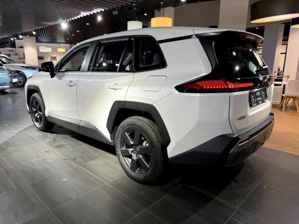 Новый Toyota RAV4 VI (XA60) 2026 года, цена 4 949 110 рублей, внедорожник, Автокод Объявления