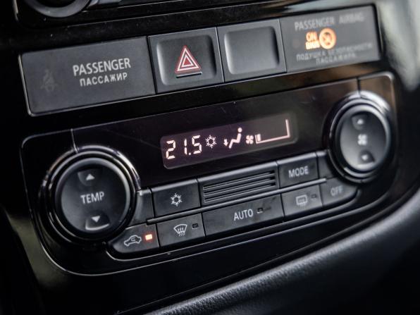 Mitsubishi Outlander III Рестайлинг 2 с пробегом 2018 года, цена 1 798 000 рублей, 140264 км, внедорожник, Автокод Объявления