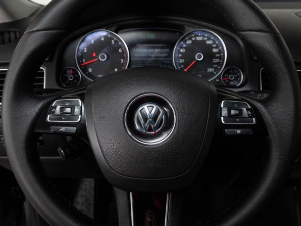 Volkswagen Touareg II с пробегом 2012 года, цена 1 988 000 рублей, 233961 км, внедорожник, Автокод Объявления