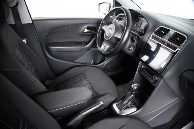 Volkswagen Polo V с пробегом 2015 года, цена 959 000 рублей, 150000 км, седан, Автокод Объявления