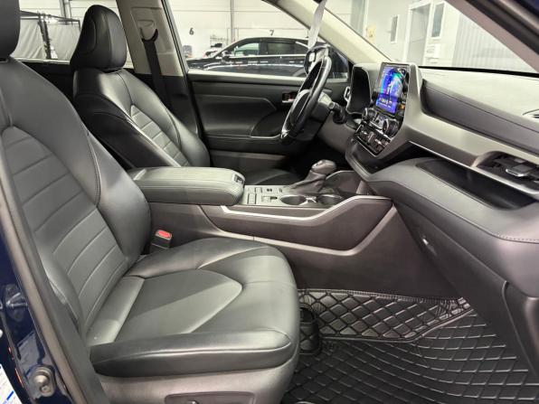 Toyota Highlander IV (XU70) с пробегом 2021 года, цена 3 697 000 рублей, 130012 км, внедорожник, Автокод Объявления