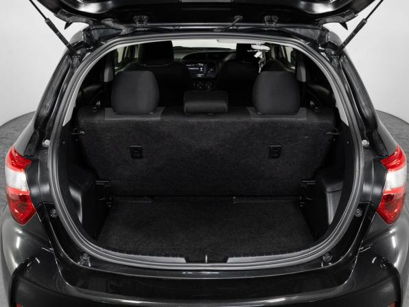 Toyota Vitz III (XP130) Рестайлинг 2 с пробегом 2019 года, цена 1 099 500 рублей, 65166 км, хэтчбек, Автокод Объявления