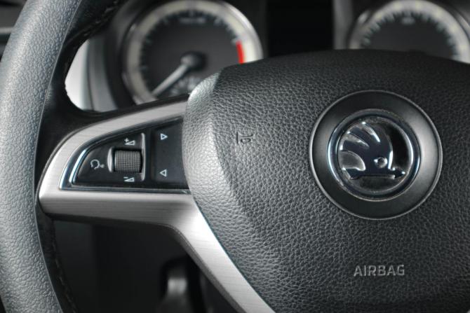 Skoda Rapid I с пробегом 2016 года, цена 1 229 000 рублей, 152000 км, лифтбек, Автокод Объявления