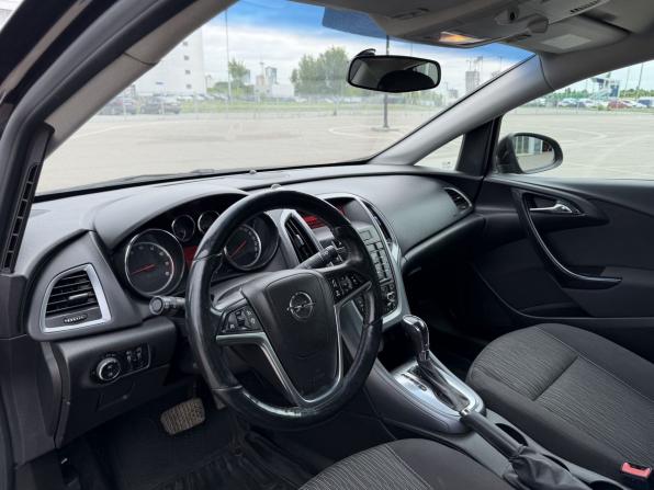 Opel Astra J Рестайлинг с пробегом 2013 года, цена 790 000 рублей, 216530 км, седан, Автокод Объявления