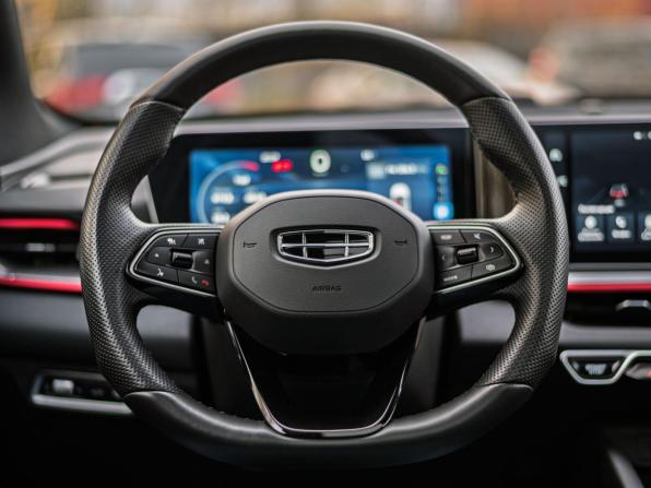 Geely Coolray I Рестайлинг с пробегом 2024 года, цена 2 020 000 рублей, 60380 км, внедорожник, Автокод Объявления