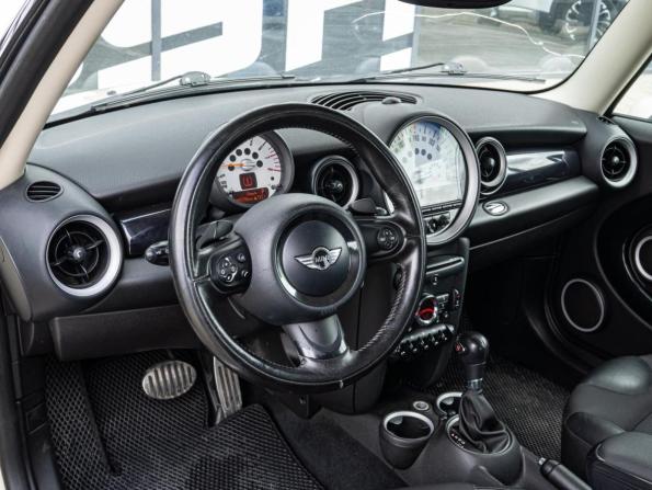 Mini Hatch II (R56) Рестайлинг с пробегом 2010 года, цена 1 160 000 рублей, 165776 км, хэтчбек, Автокод Объявления