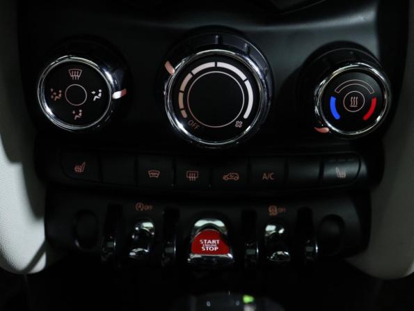 Mini Hatch III (F55/F56) с пробегом 2017 года, цена 1 800 000 рублей, 81000 км, хэтчбек, Автокод Объявления