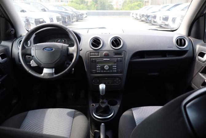 Ford Fusion I Рестайлинг с пробегом 2008 года, цена 299 000 рублей, 206000 км, хэтчбек, Автокод Объявления