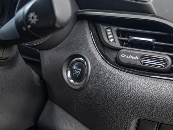 Toyota C-HR I с пробегом 2019 года, цена 2 280 000 рублей, 83795 км, внедорожник, Автокод Объявления