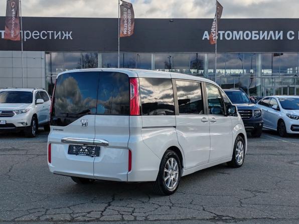 Honda Stepwgn V с пробегом 2015 года, цена 1 659 000 рублей, 136010 км, минивэн, Автокод Объявления