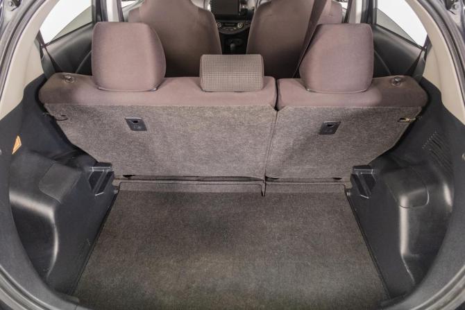 Toyota Vitz III (XP130) Рестайлинг 2 с пробегом 2017 года, цена 1 279 000 рублей, 72500 км, хэтчбек, Автокод Объявления