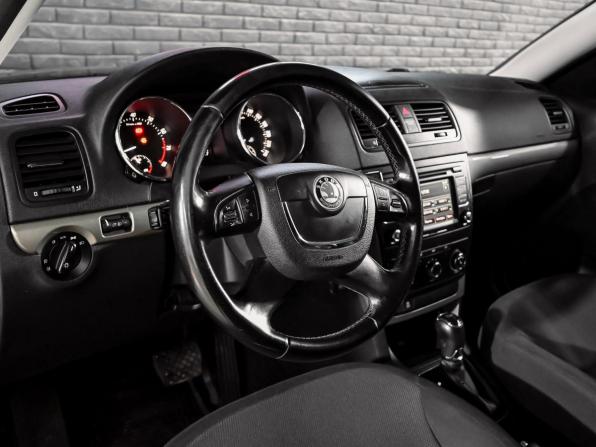Skoda Yeti I с пробегом 2014 года, цена 920 000 рублей, 228016 км, внедорожник, Автокод Объявления
