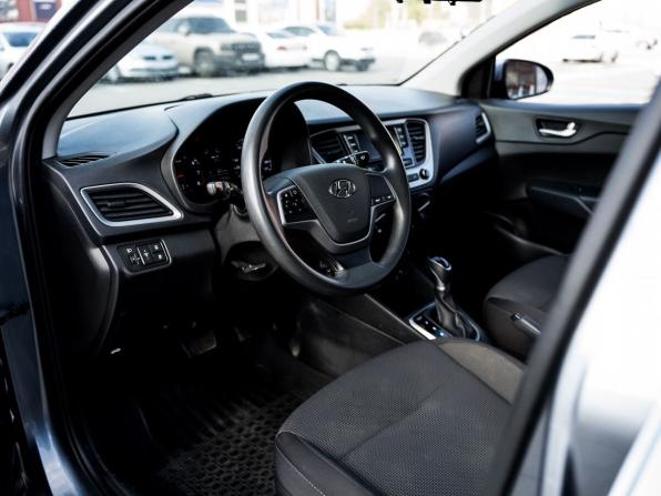 Hyundai Solaris II с пробегом 2018 года, цена 1 350 000 рублей, 140000 км, седан, Автокод Объявления