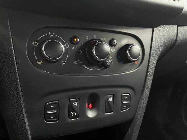 Renault Logan II с пробегом 2016 года, цена 609 900 рублей, 218226 км, седан, Автокод Объявления