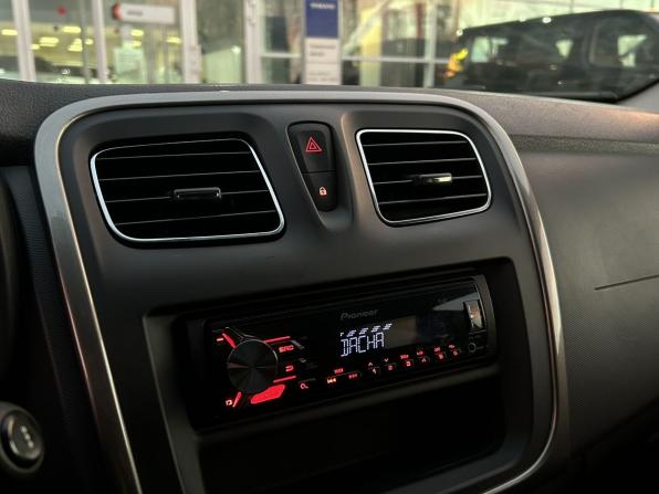 Renault Sandero II с пробегом 2016 года, цена 950 000 рублей, 138000 км, хэтчбек, Автокод Объявления