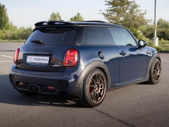 Mini Hatch III (F55/F56) Рестайлинг с пробегом 2018 года, цена 2 679 700 рублей, 110000 км, хэтчбек, Автокод Объявления
