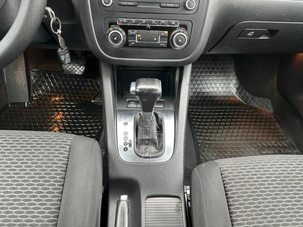 Volkswagen Jetta V с пробегом 2010 года, цена 620 000 рублей, 267321 км, седан, Автокод Объявления