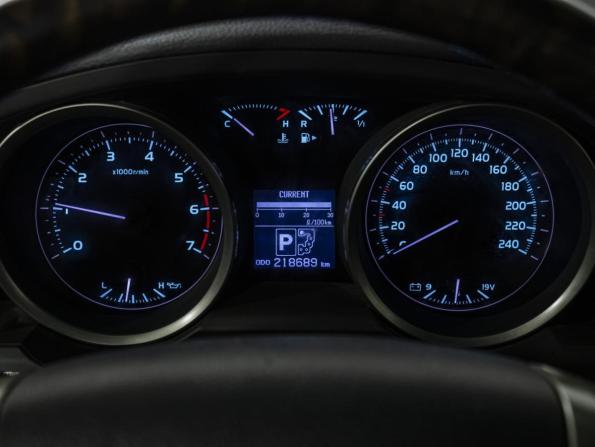 Toyota Land Cruiser 200 Series с пробегом 2010 года, цена 3 899 000 рублей, 220000 км, внедорожник, Автокод Объявления