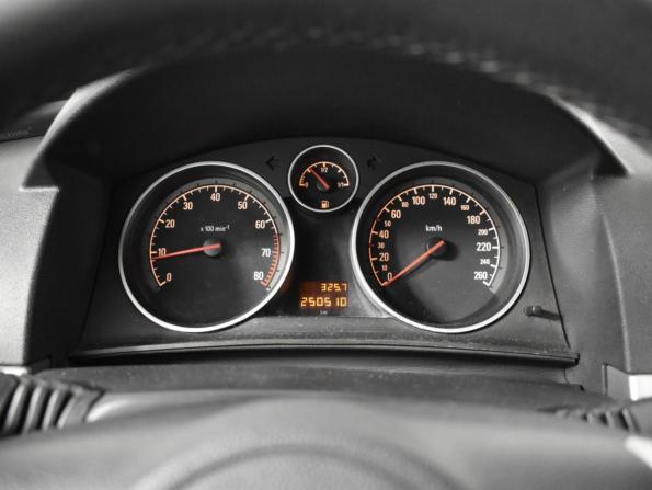 Opel Astra H Рестайлинг с пробегом 2011 года, цена 485 200 рублей, 250510 км, седан, Автокод Объявления