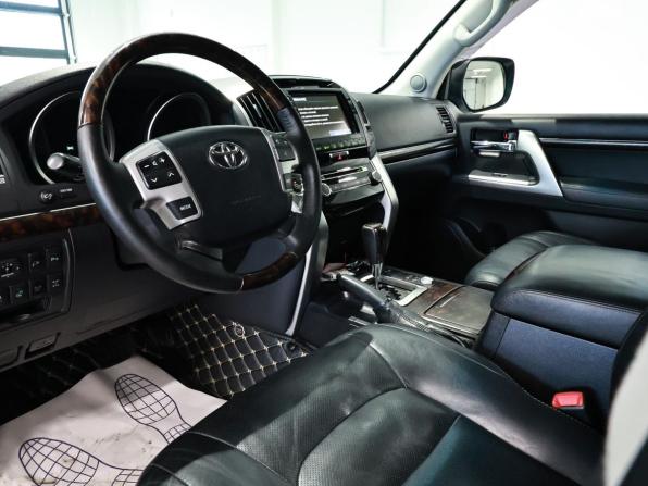 Toyota Land Cruiser 200 Series Рестайлинг 2 с пробегом 2015 года, цена 4 150 000 рублей, 258311 км, внедорожник, Автокод Объявления