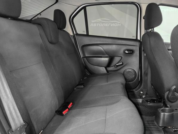 Renault Logan II Рестайлинг с пробегом 2019 года, цена 580 000 рублей, 265000 км, седан, Автокод Объявления