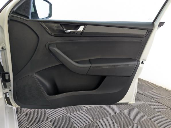 Skoda Rapid II с пробегом 2021 года, цена 1 300 000 рублей, 154473 км, лифтбек, Автокод Объявления