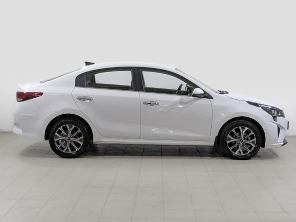 Kia Rio IV Рестайлинг с пробегом 2021 года, цена 1 650 000 рублей, 68826 км, седан, Автокод Объявления
