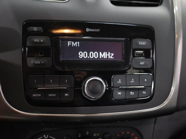 Renault Sandero II Рестайлинг с пробегом 2018 года, цена 1 369 000 рублей, 92072 км, хэтчбек, Автокод Объявления