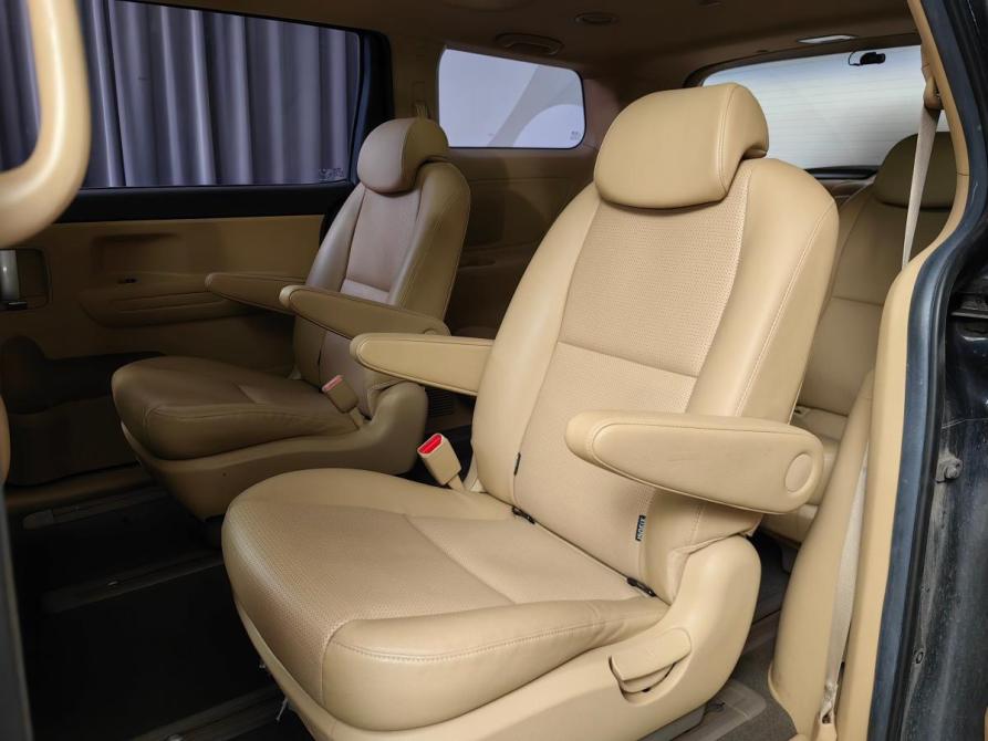 Kia Carnival III Москва  - изображение 11