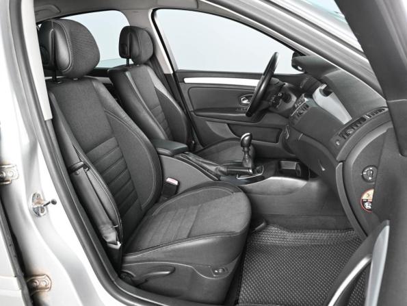 Renault Laguna III с пробегом 2008 года, цена 749 000 рублей, 176994 км, лифтбек, Автокод Объявления